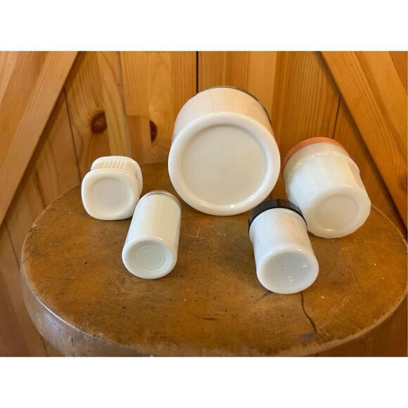 VINTAGE MILK GLASS JAR LOT OF 5 (8262) - Picture 6 of 7